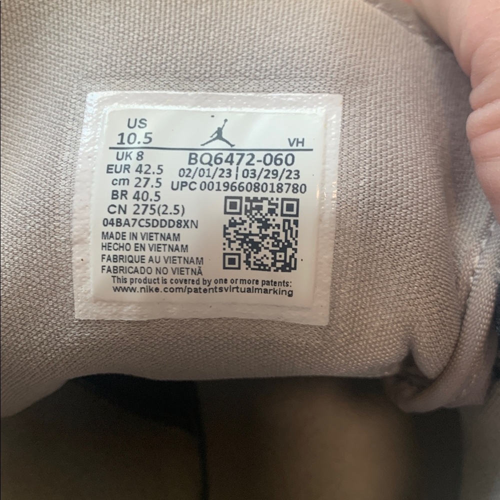 Nike Air Jordan High Top Tennis Shoes - Picture 11 of 14